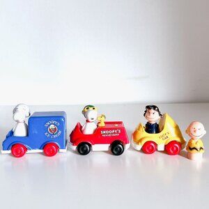 VINTAGE 1965 UNITED FEATURE SYNDICATE PEANUTS AVIVA TOY SNOOPYS ICE CREAM